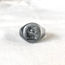 Load image into Gallery viewer, Unicorn signet ring