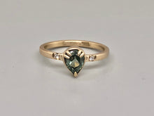 Load image into Gallery viewer, Caprice sapphire ring