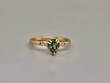 Load image into Gallery viewer, Caprice sapphire ring