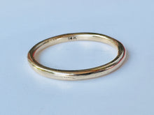 Load image into Gallery viewer, Simple wedding band