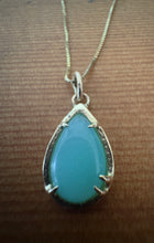 Load image into Gallery viewer, Bermuda gold necklace