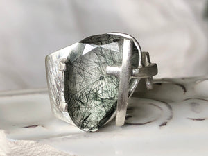 Moss and cross ring