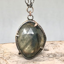 Load image into Gallery viewer, Labradorite pink claw necklace